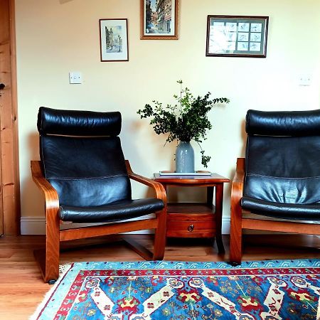 Rural Retreat Near Knock Apartment บัลลีโฮนิส ภายนอก รูปภาพ